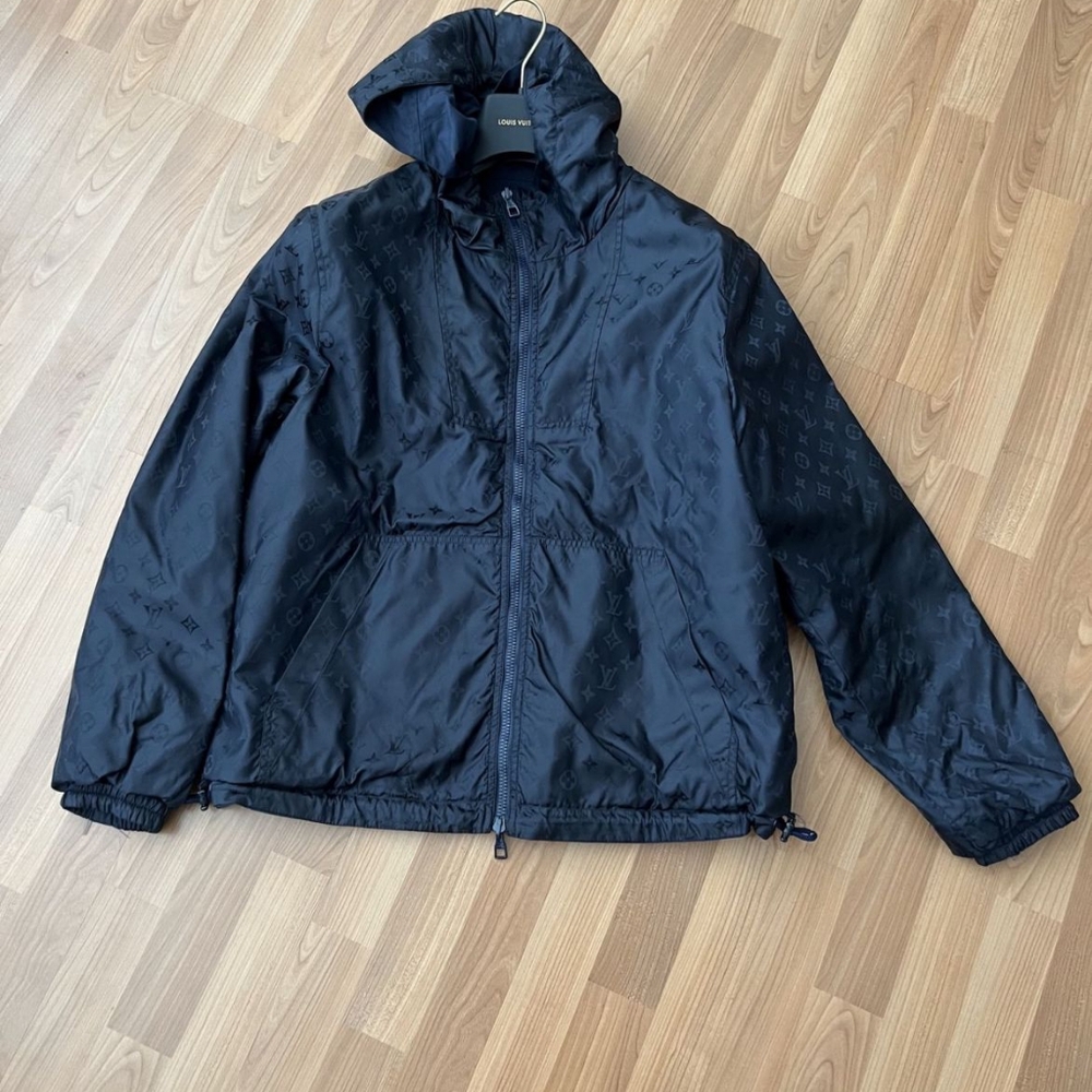 Authentic Louis Vuitton reversible windbreaker sz 48IT L US receipt